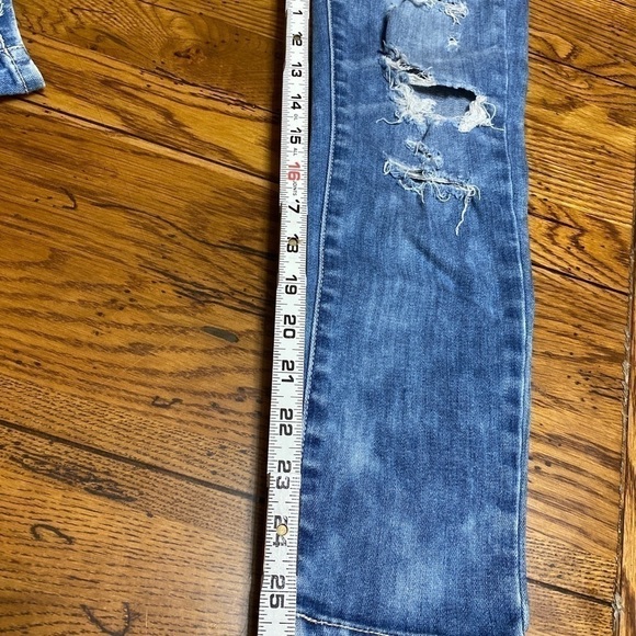 Aeo Distressed Next Level Stretch Jeans Sz 2 High Rise! - Picture 3 of 8